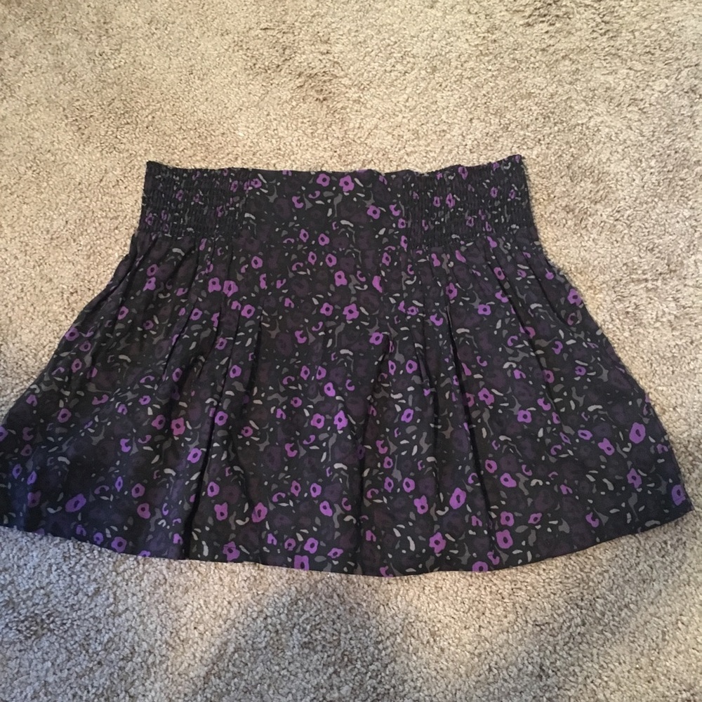Gap spring skirt